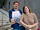Tomáš Kasper a Dana Kasperová napsali knihu Nová škola v meziválečném... Tomáš Kasper a Dana Kasperová napsali knihu Nová škola v meziválečném...