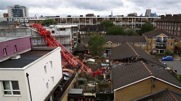 V Londn se ztil jeb na dva obytn domy. (8. ervence 2020)
