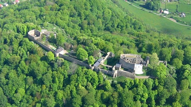 Pohled na hrad Hukvaldy