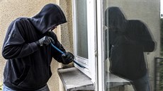 První metoda, kterou zloděj vyzkouší, je hrubá síla. První metoda, kterou zloděj vyzkouší, je hrubá síla.