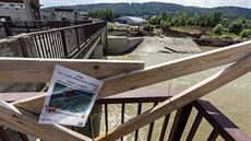 Povodí Moravy zahájilo rozsáhlou rekonstrukci jezu v Hranicích, která spočívá v... Povodí Moravy zahájilo rozsáhlou rekonstrukci jezu v Hranicích, která spočívá v...