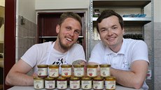 Firmu Seneb založili Tomáš Novák (na snímku vlevo) a jeho švagr Tomáš Starý... Firmu Seneb založili Tomáš Novák (na snímku vlevo) a jeho švagr Tomáš Starý...