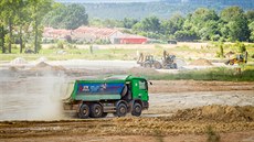 V současnosti se budují dva úseky mezi obcí Úsilné a Třebonínem v délce... V současnosti se budují dva úseky mezi obcí Úsilné a Třebonínem v délce...