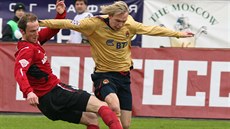 Roman Hubník (vlevo) v dresu FK Moskva Roman Hubník (vlevo) v dresu FK Moskva