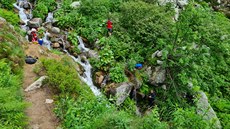 Horští záchranáři zasahovali u zraněného turisty v Labském dole (6. 7. 2020). Horští záchranáři zasahovali u zraněného turisty v Labském dole (6. 7. 2020).