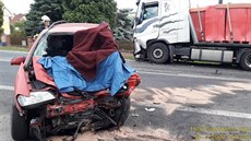 Při srážce kamionu s osobním autem ve Stodě na Plzeňsku zemřel řidič opelu. Při srážce kamionu s osobním autem ve Stodě na Plzeňsku zemřel řidič opelu.