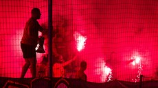Pyrotechnická show v podání fanouk Sparty bhem pohárového finále s Libercem.