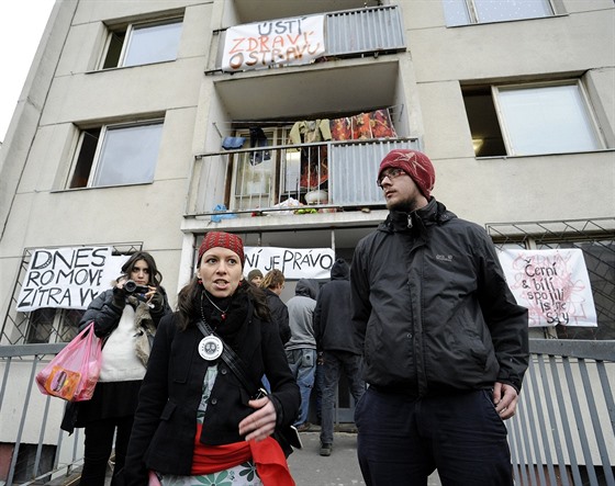 Ubytovna v elakovského ulici je v souasné dob uzavená a hlídá ji bezpenostní agentura (snímek z února 2013).