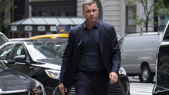 Liev Schreiber jako Raymond Ray Donovan