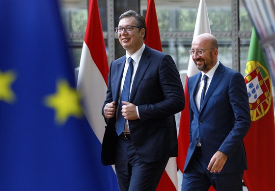 Srbský prezident Aleksandar Vui je v Bruselu vítán pedsedou Evropské rady...