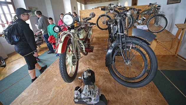 Muzeum jednostopých vozidel je hlavním lákadlem hradu Kámen. Expozice patří k nejstarším v republice.