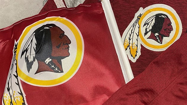 Washington Redskins, dresy a vlajeky klubu americkho fotbalu