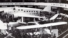 Dopravní letoun Savoia-Marchetti S.73 na mezinárodní letecké výstav v Milánu v...