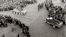 Sovětští vojáci při obsazování lotyšské Rigy v roce 1940 Sovětští vojáci při obsazování lotyšské Rigy v roce 1940