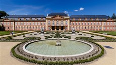 Na zámku Dobříš skončila po dvou a půl letech obnova francouzského parku, kvůli... Na zámku Dobříš skončila po dvou a půl letech obnova francouzského parku, kvůli...