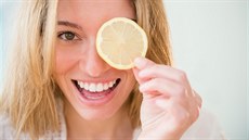 Vitamín C je sázkou na jistotu pro zdraví i půvab. Vitamín C je sázkou na jistotu pro zdraví i půvab.