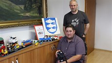 Otec Tomáš a syn Ondřej Balšánovi chystají v Aši výstavu z lego kostiček.... Otec Tomáš a syn Ondřej Balšánovi chystají v Aši výstavu z lego kostiček....