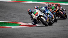 Závodní speciály pro MotoE váží přes čtvrt tuny, s číslem 38 jede Bradley... Závodní speciály pro MotoE váží přes čtvrt tuny, s číslem 38 jede Bradley...