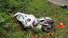 Motorkář u Špindlerova Mlýna nezvládl předjíždění autobusu a skončil v příkopu. Motorkář u Špindlerova Mlýna nezvládl předjíždění autobusu a skončil v příkopu.