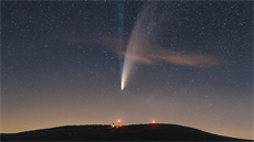 Fotografie komety Neowise vybraná jako snímek dne NASA. Fotografie komety Neowise vybraná jako snímek dne NASA.
