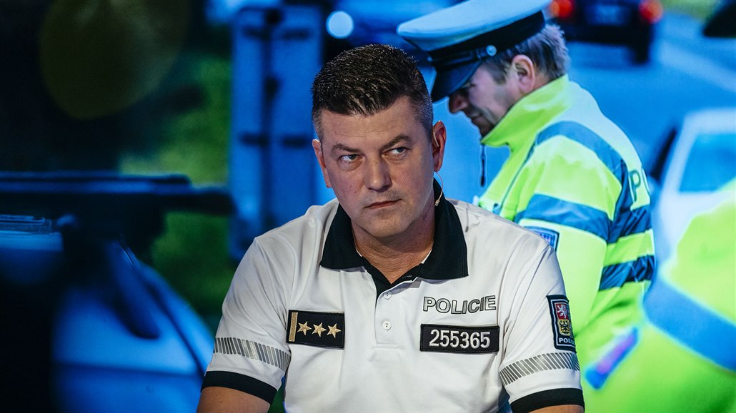Ředitel dopravní policie ČR Jiří Zlý v diskusním pořadu Rozstřel (27. července... Ředitel dopravní policie ČR Jiří Zlý v diskusním pořadu Rozstřel (27. července...