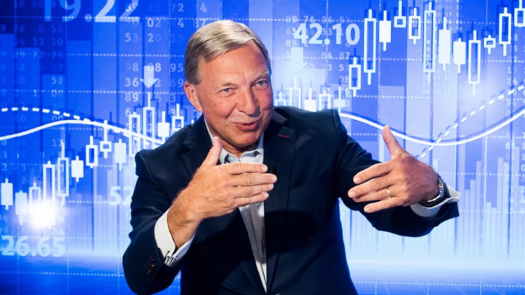 Prorektor Vysoké školy finanční a správní Petr Budinský v diskusním pořadu... Prorektor Vysoké školy finanční a správní Petr Budinský v diskusním pořadu...