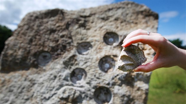 Menhiry v Klentnici vyhledávají i lidé věřící v sílu Země a přírody.