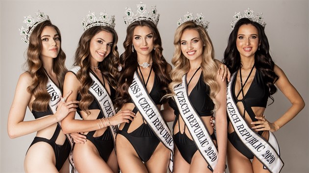 Vtzky soute krsy Miss Czech Republic 2020. Zleva: Veronika mdov, Angelika Kostyshynov, Karolna Kopncov, Natlie Koendov a Barbora Aglerov