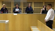 Obvodní soud pro Prahu 10 dnes opět osvobodil trojici fanoušků fotbalové Sigmy... Obvodní soud pro Prahu 10 dnes opět osvobodil trojici fanoušků fotbalové Sigmy...