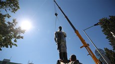 Socha T. G. Masaryka se na humpolecké Tyršovo náměstí vrátila po dvouměsíčním... Socha T. G. Masaryka se na humpolecké Tyršovo náměstí vrátila po dvouměsíčním...