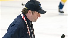 Trenr Robert Svoboda vede trnink hokejist Zlna.