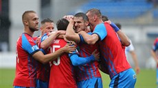 Fotbalisté Plzně se radují z gólu v duelu s Libercem. Fotbalisté Plzně se radují z gólu v duelu s Libercem.