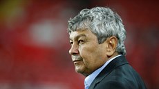 Trenér Mircea Lucescu v dobách, kdy vedl tureckou fotbalovou reprezentaci. Trenér Mircea Lucescu v dobách, kdy vedl tureckou fotbalovou reprezentaci.