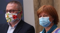 Vedoucí Laboratorní skupiny při resortu zdravotnictví Marián Hajdúch a Hlavní... Vedoucí Laboratorní skupiny při resortu zdravotnictví Marián Hajdúch a Hlavní...