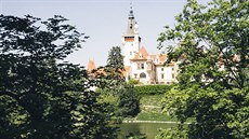 U parku se nachází i Prhonický zámek. (23. 7. 2020)