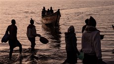Viktoriino jezero se nachází na území Tanzanie, Keni a Ugandy. Viktoriino jezero se nachází na území Tanzanie, Keni a Ugandy.