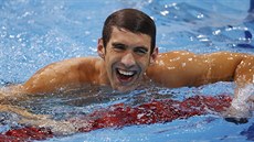 NEJÚSP̊NJÍ SPORTOVEC VECH DOB. Michael Phelps chvíli poté, co dovedl jako...