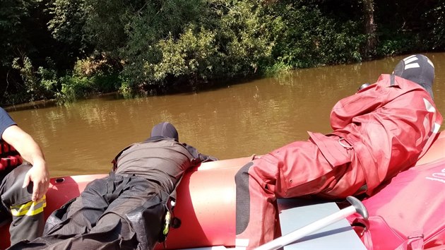 Potápěči na Kutnohorsku nalezli těla dvou pohřešovaných mladíků. (9. srpna 2020) Potápěči na Kutnohorsku nalezli těla dvou pohřešovaných mladíků. (9. srpna 2020)