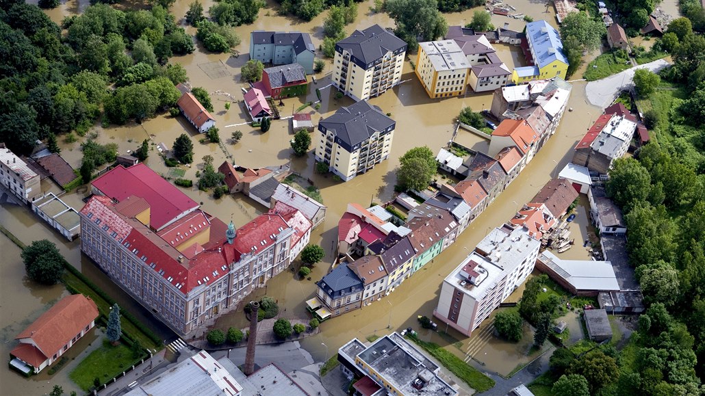 Zaplavené ulice stedoeských Kralup nad Vltavou  (4. ervna 2013)