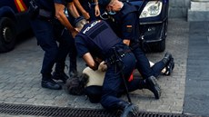 Madrid. Protest proti híchm Juana Carlose I. instituci monrchie (9 srpna 2020)