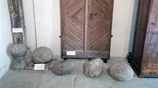 Dlníci pi výkopových pracích objevili 600 let starou prakovou kouli....