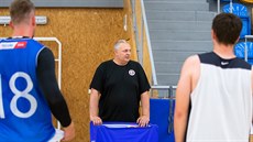 Basketbalisté Hradce Králové zahájili sezonu prvním tréninkem. Na snímku je... Basketbalisté Hradce Králové zahájili sezonu prvním tréninkem. Na snímku je...