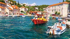 LETOVISKO MASLINICA se nachází na západě ostrova Šolta. LETOVISKO MASLINICA se nachází na západě ostrova Šolta.