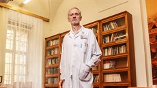 Profesor Karel onka, pední eský neurolog a vedoucí Centra pro poruchy spánku...
