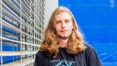 Jiří Houska studuje Střední školu obchodní v Českých Budějovicích. Příští rok... Jiří Houska studuje Střední školu obchodní v Českých Budějovicích. Příští rok...