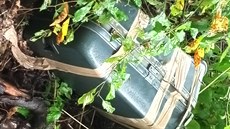 Kufr přelepený páskou vylekal nizozemského turistu. Volal kvůli tomu na... Kufr přelepený páskou vylekal nizozemského turistu. Volal kvůli tomu na...