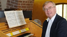 Jan Kalfus u univerzitních varhan, které se skrývají mimo aulu staroslavného... Jan Kalfus u univerzitních varhan, které se skrývají mimo aulu staroslavného...