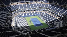 Dějiště tenisového US Open v New Yorku a prázdné tribuny na stadionu Arthura... Dějiště tenisového US Open v New Yorku a prázdné tribuny na stadionu Arthura...