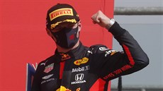 Max Verstappen slaví triumf ve Velké ceně k 70. výročí F1 v Silverstonu. Max Verstappen slaví triumf ve Velké ceně k 70. výročí F1 v Silverstonu.