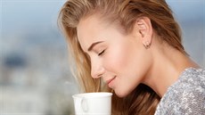 Ještě než si dopřejete svůj ranní šálek kávy, vyčistěte prvně pleť. Ještě než si dopřejete svůj ranní šálek kávy, vyčistěte prvně pleť.
